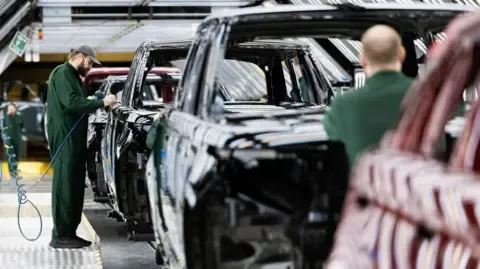 Jaguar Land Rover Vendor Network Staff Allegedly Instructed to Apply for Universal Credit, Union States